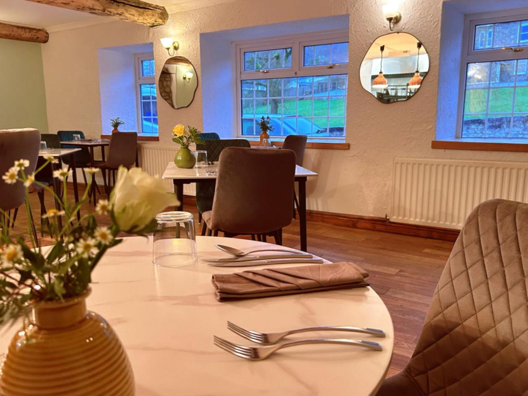 Penybont Restaurant + Inn Carmarthen Bagian luar foto
